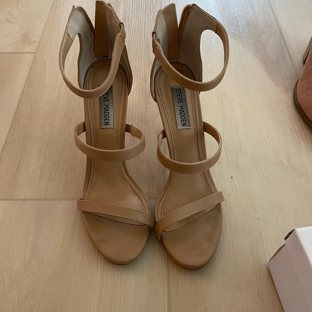 Nude Steve Madden heel